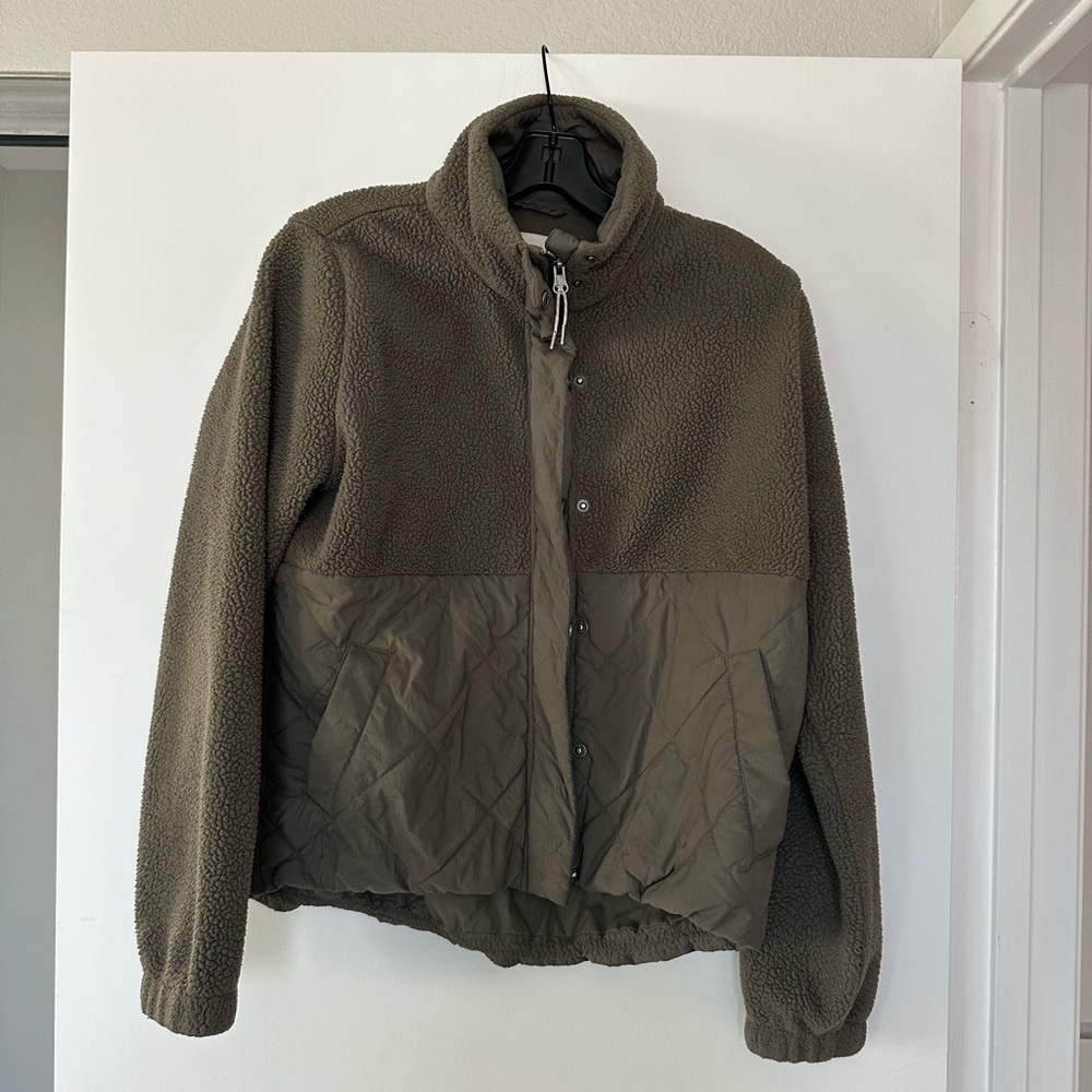 Vuori olive green highlands Sherpa Fleece Jacket